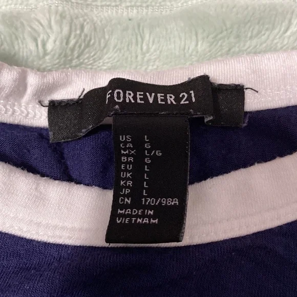 Dark blue cropped shirt with white trim - Picture 2 of 3